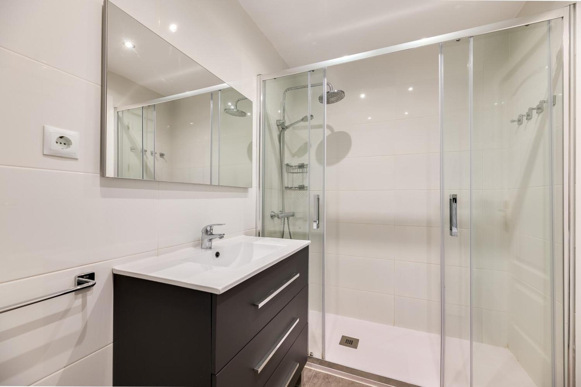 Front Line Beach Studio Apartment Марбелья Экстерьер фото